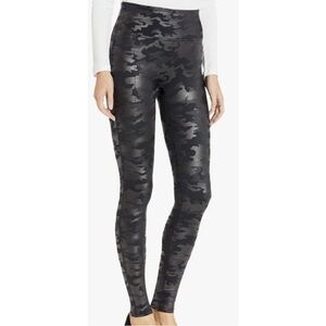 SPANX Womens L Faux Leather Black Camo Leggings